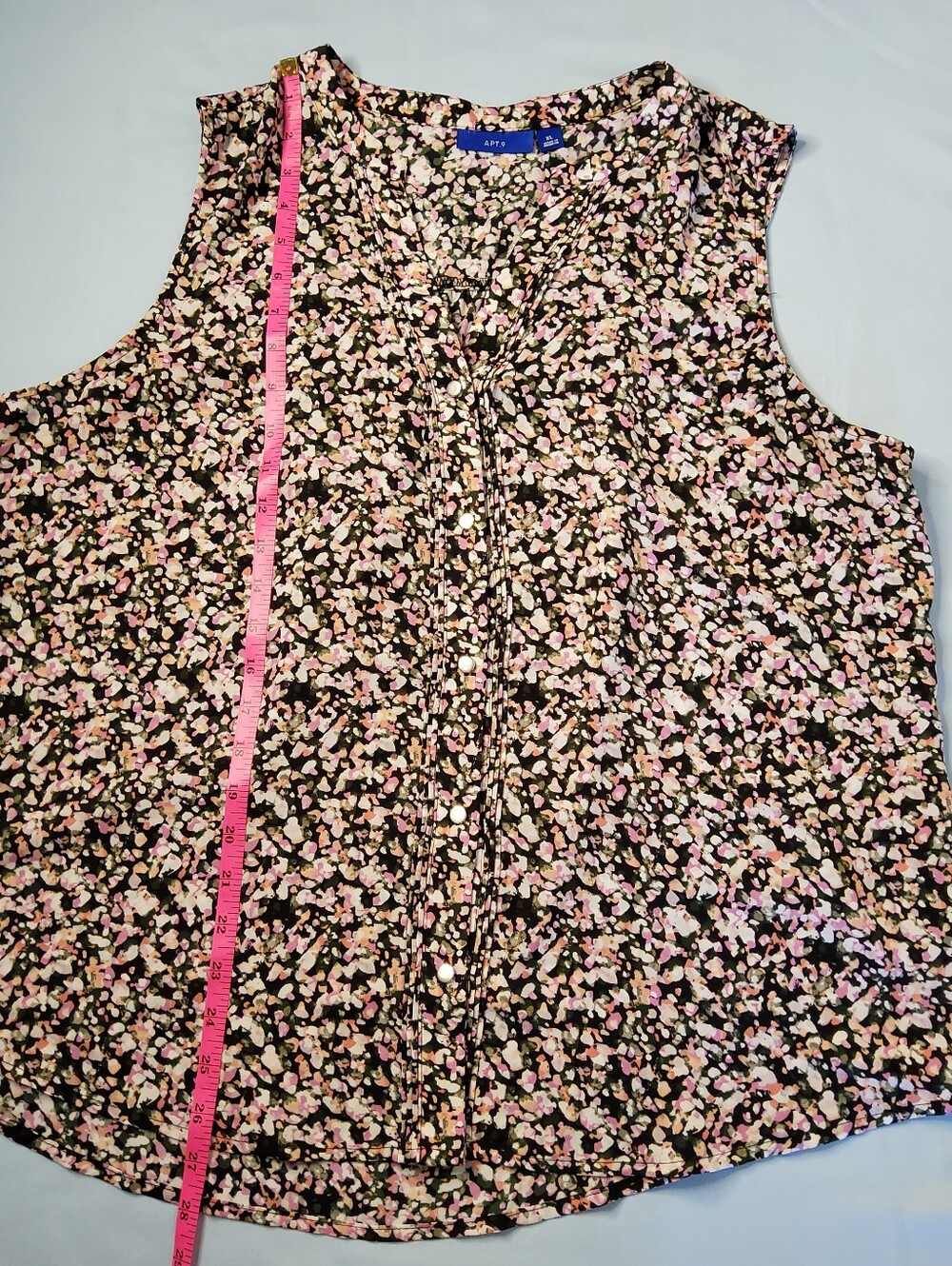 Women's Apt. 9 Pintuck Button Front Floral Sleeveless Top - Pink and Black - Picture 3 of 7